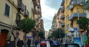 Locali commerciali via del Carmine (Salerno)